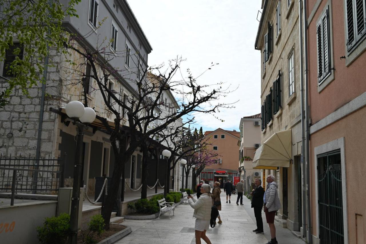 Old Town Apartment Omiš Exteriör bild