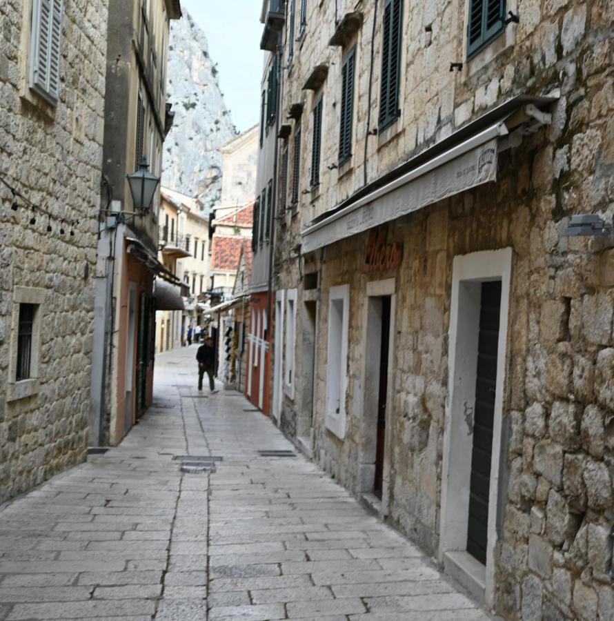 Old Town Apartment Omiš Exteriör bild