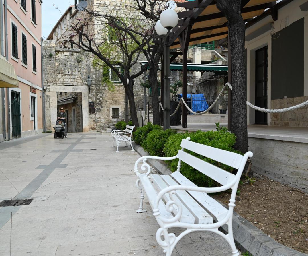 Old Town Apartment Omiš Exteriör bild