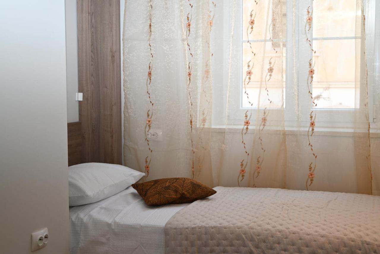 Old Town Apartment Omiš Exteriör bild