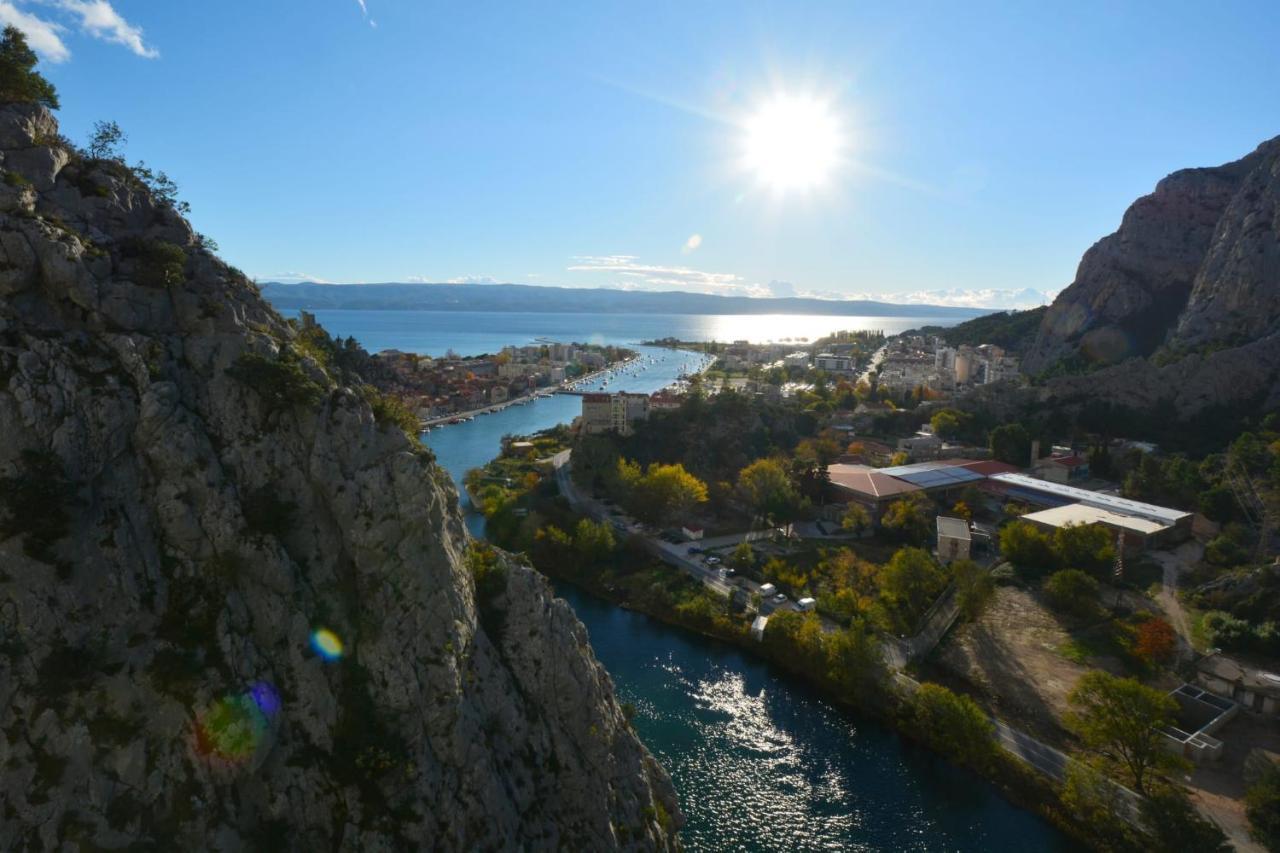 Old Town Apartment Omiš Exteriör bild