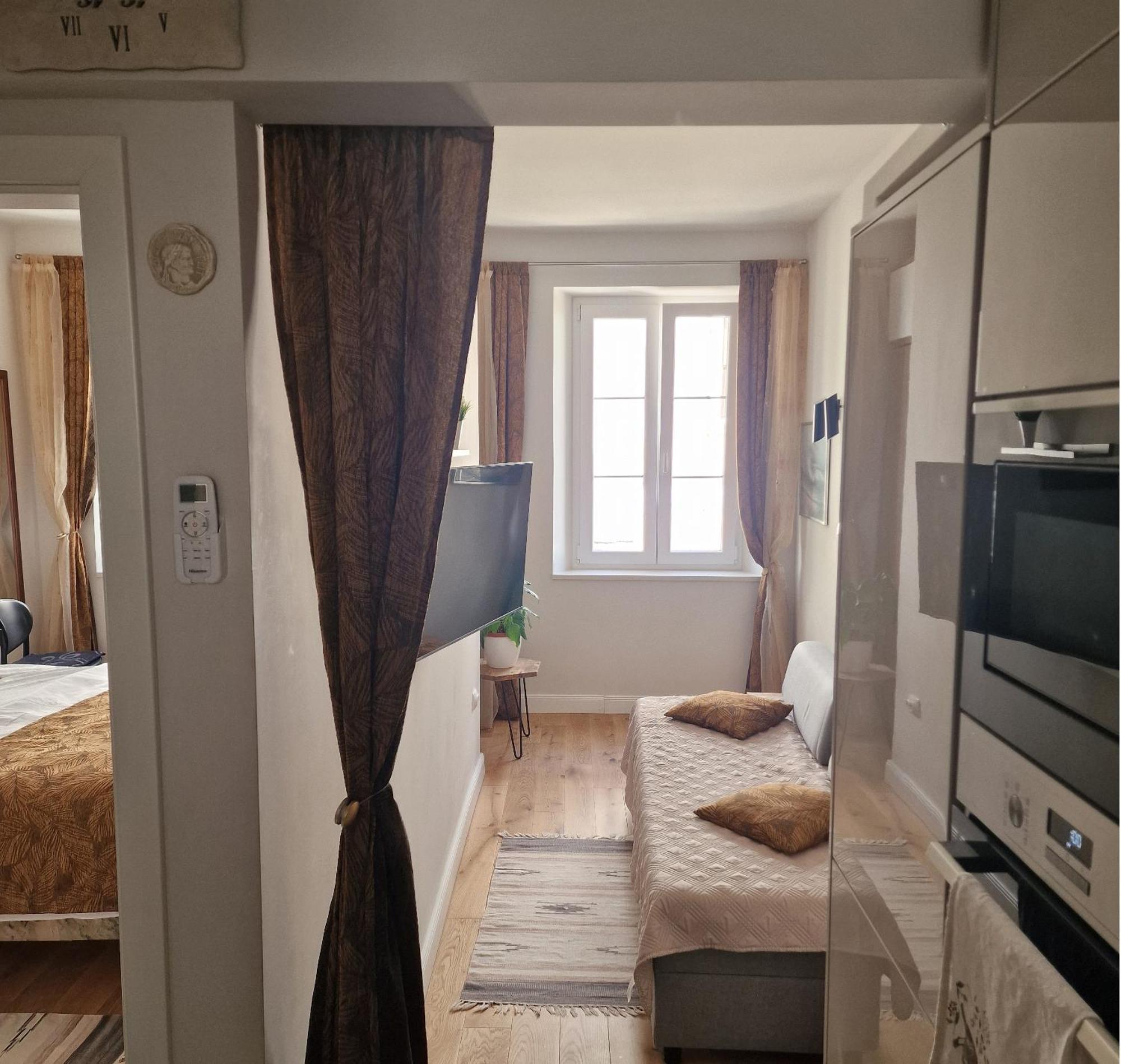 Old Town Apartment Omiš Exteriör bild
