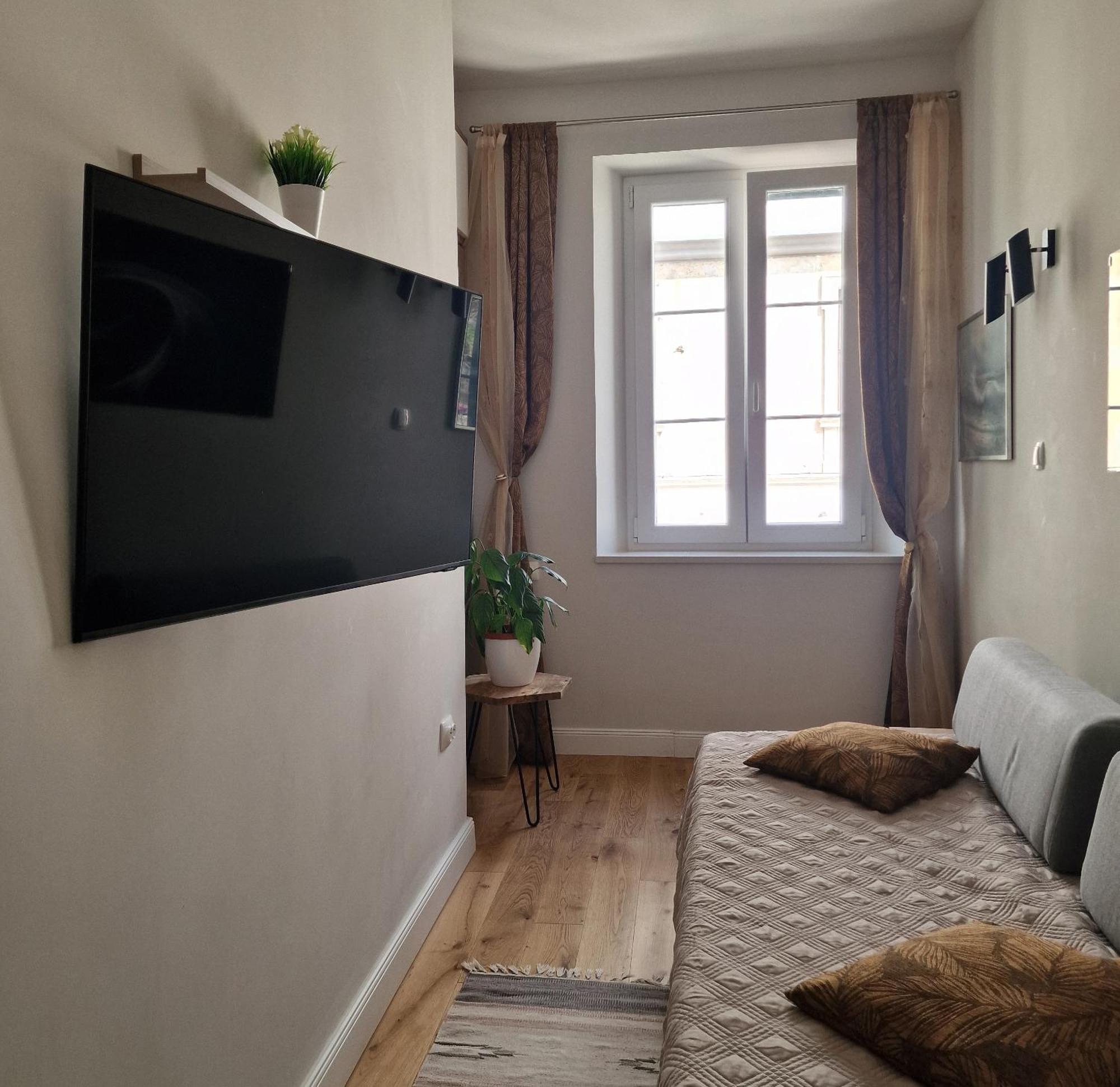Old Town Apartment Omiš Exteriör bild