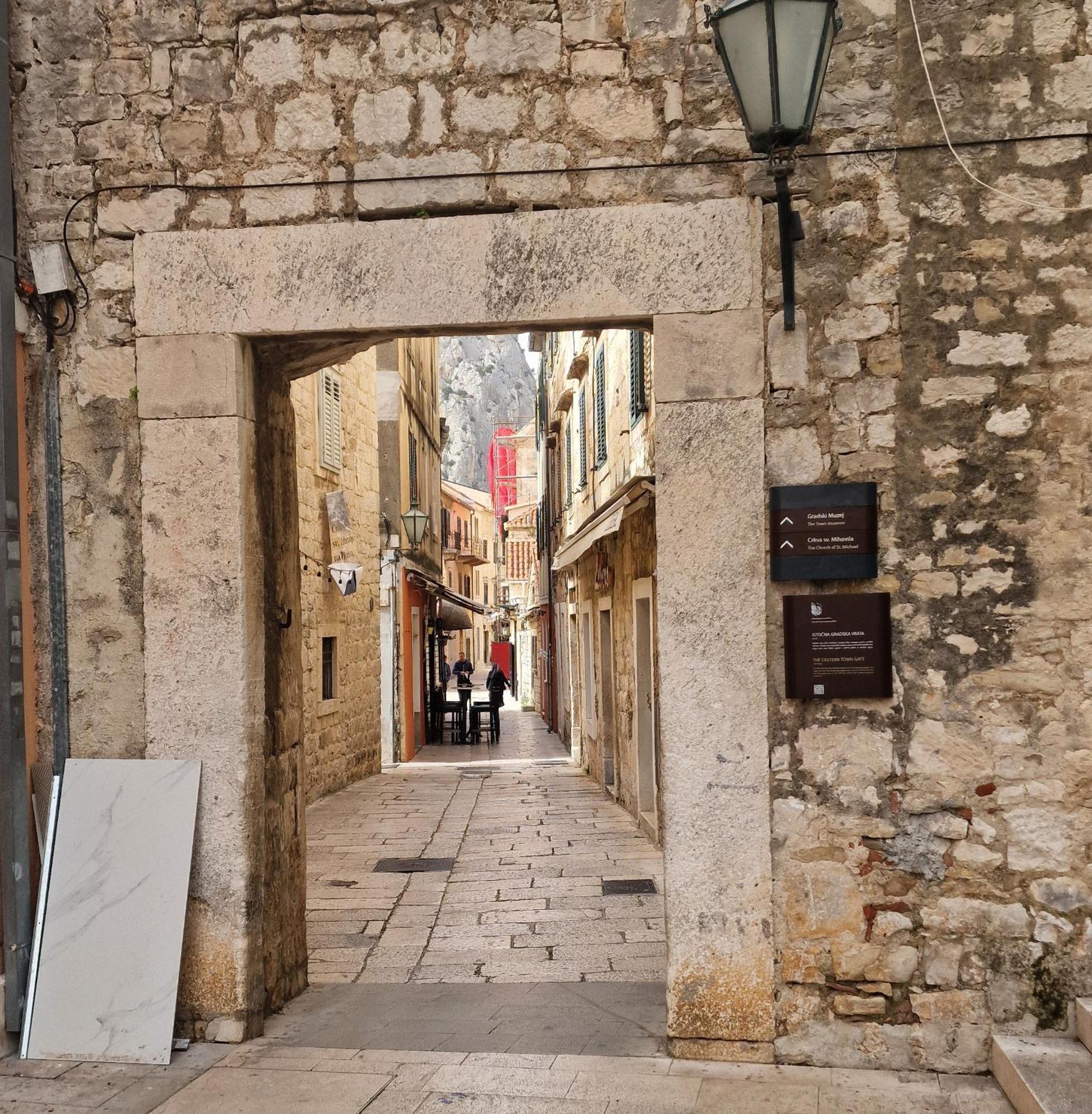 Old Town Apartment Omiš Exteriör bild