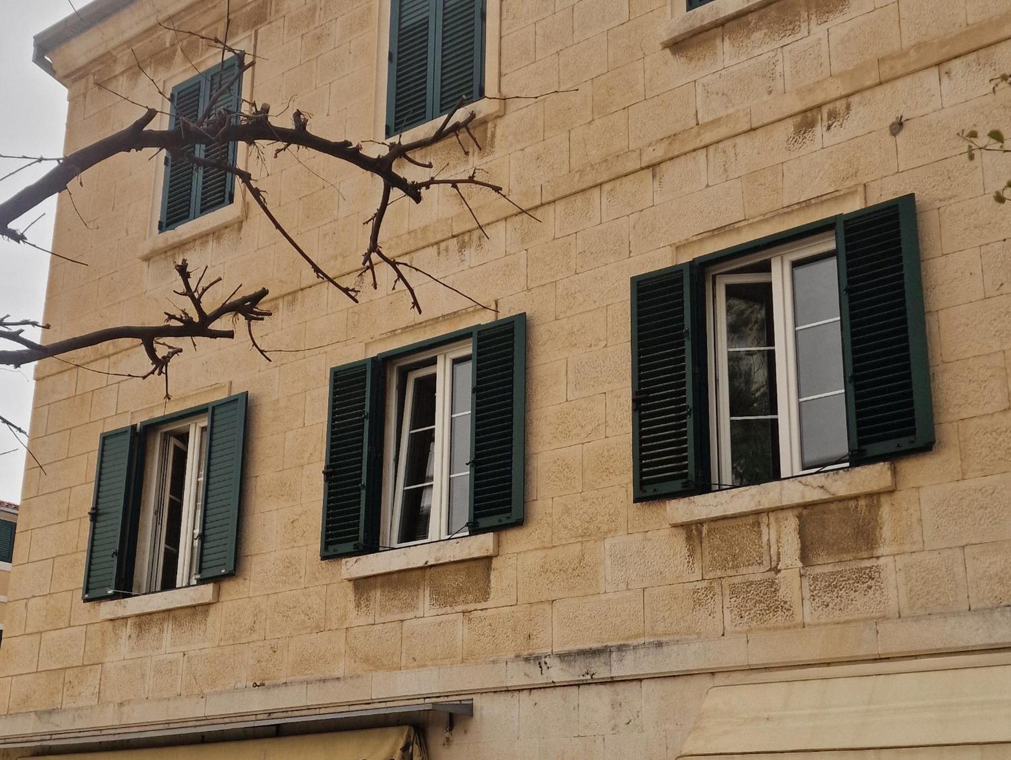 Old Town Apartment Omiš Exteriör bild
